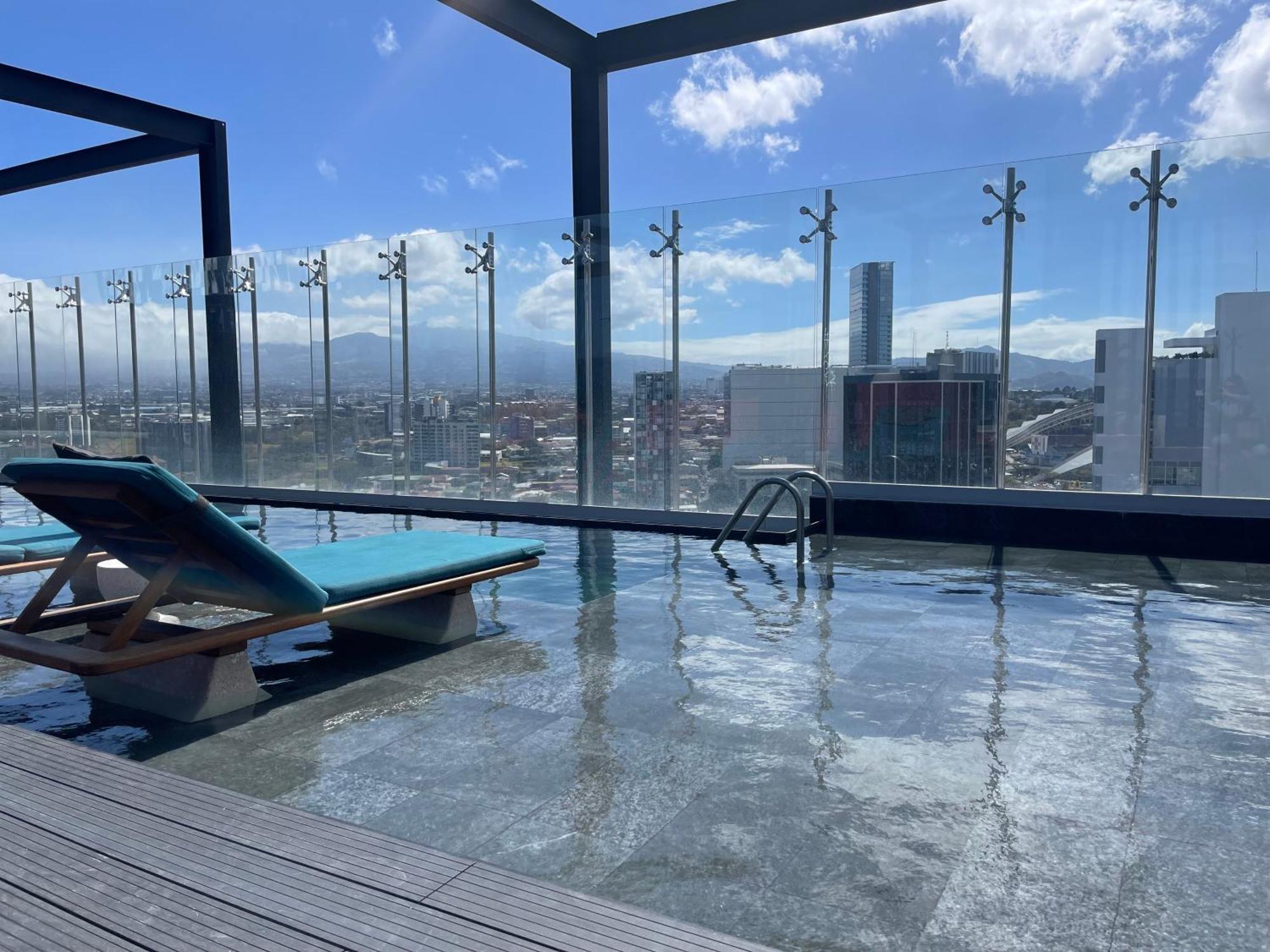 Skygarden Nunciatura Luxury Apartment #705 Сан Хосе Екстериор снимка