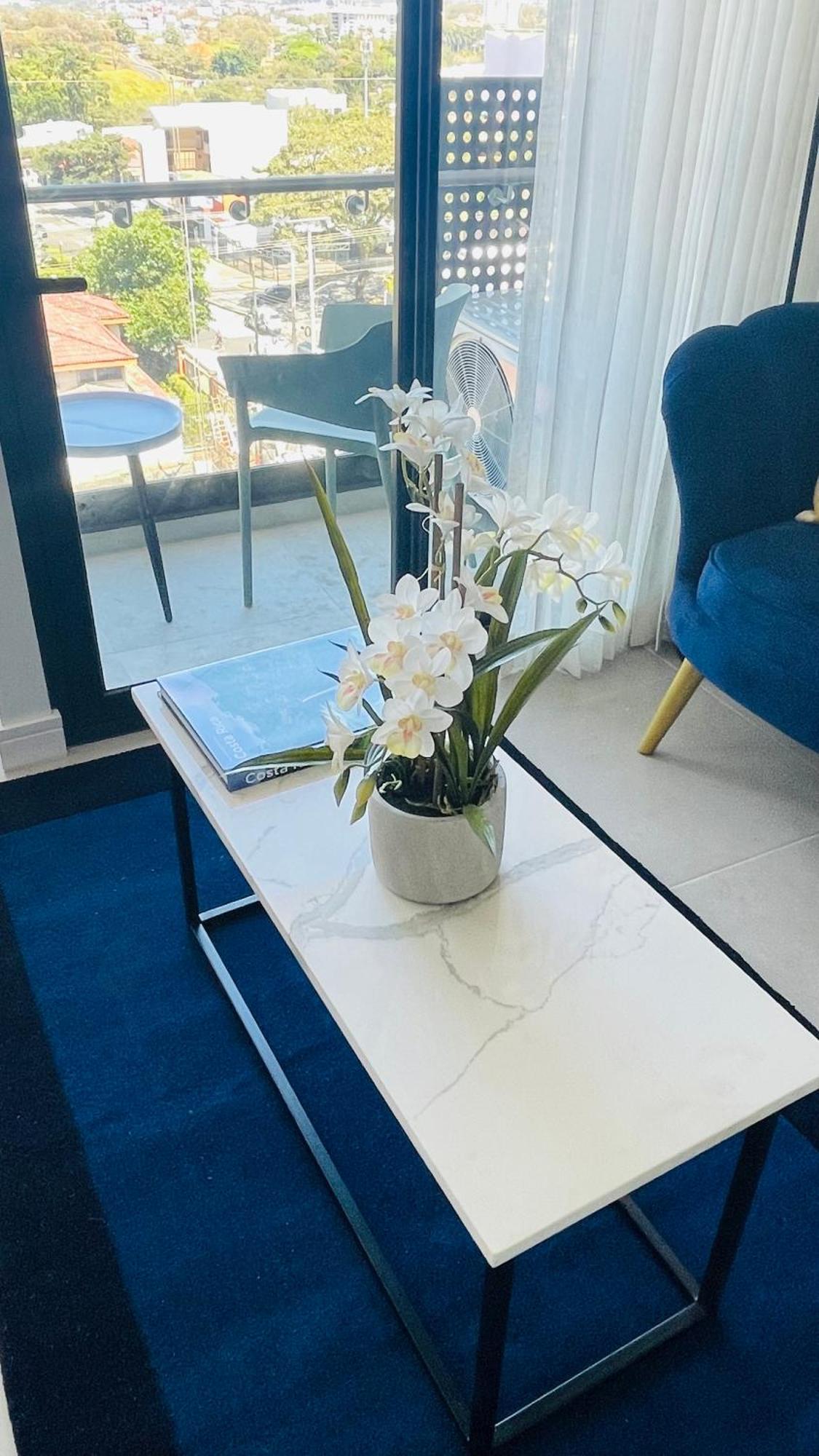 Skygarden Nunciatura Luxury Apartment #705 Сан Хосе Екстериор снимка